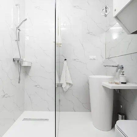 Bright Modern In The Heart Of The Old Town Apartamento