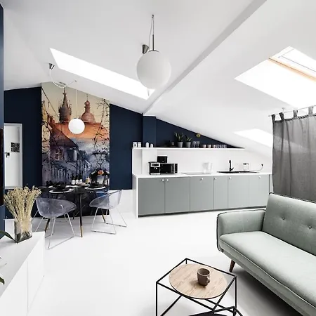 Bright Modern In The Heart Of The Old Town Apartment *